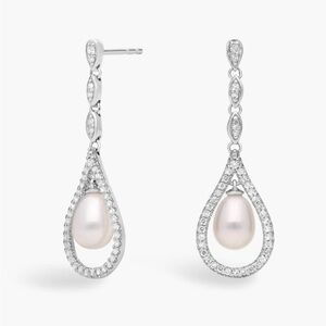Blue Nile Freshwater Cultured Pearl and White Topaz